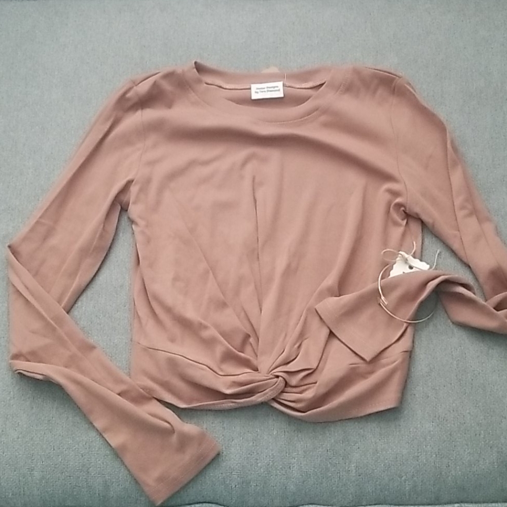 Crop top size small
